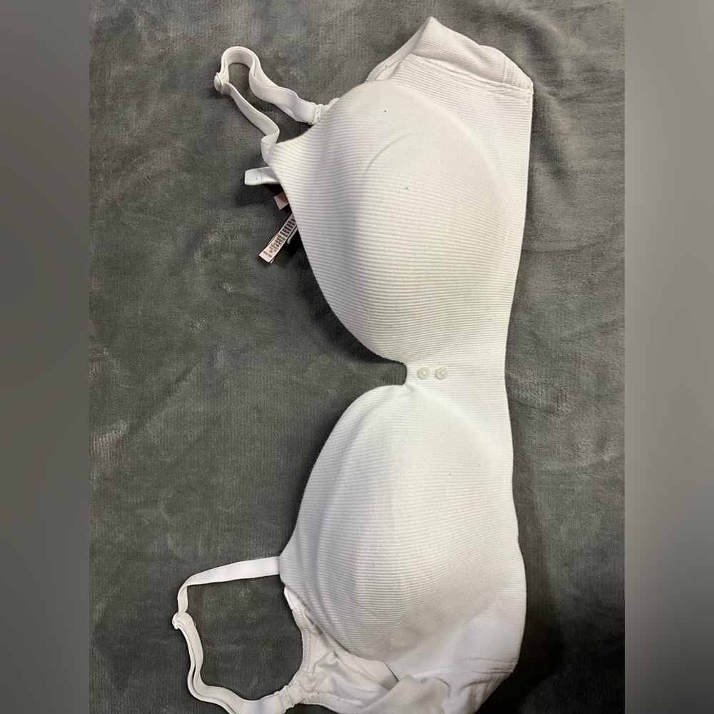 40D VICTORIAS SECRET BRA